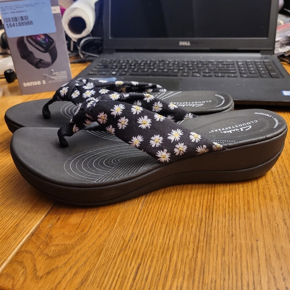 Ladies Flip Flop - Picture 4 of 8